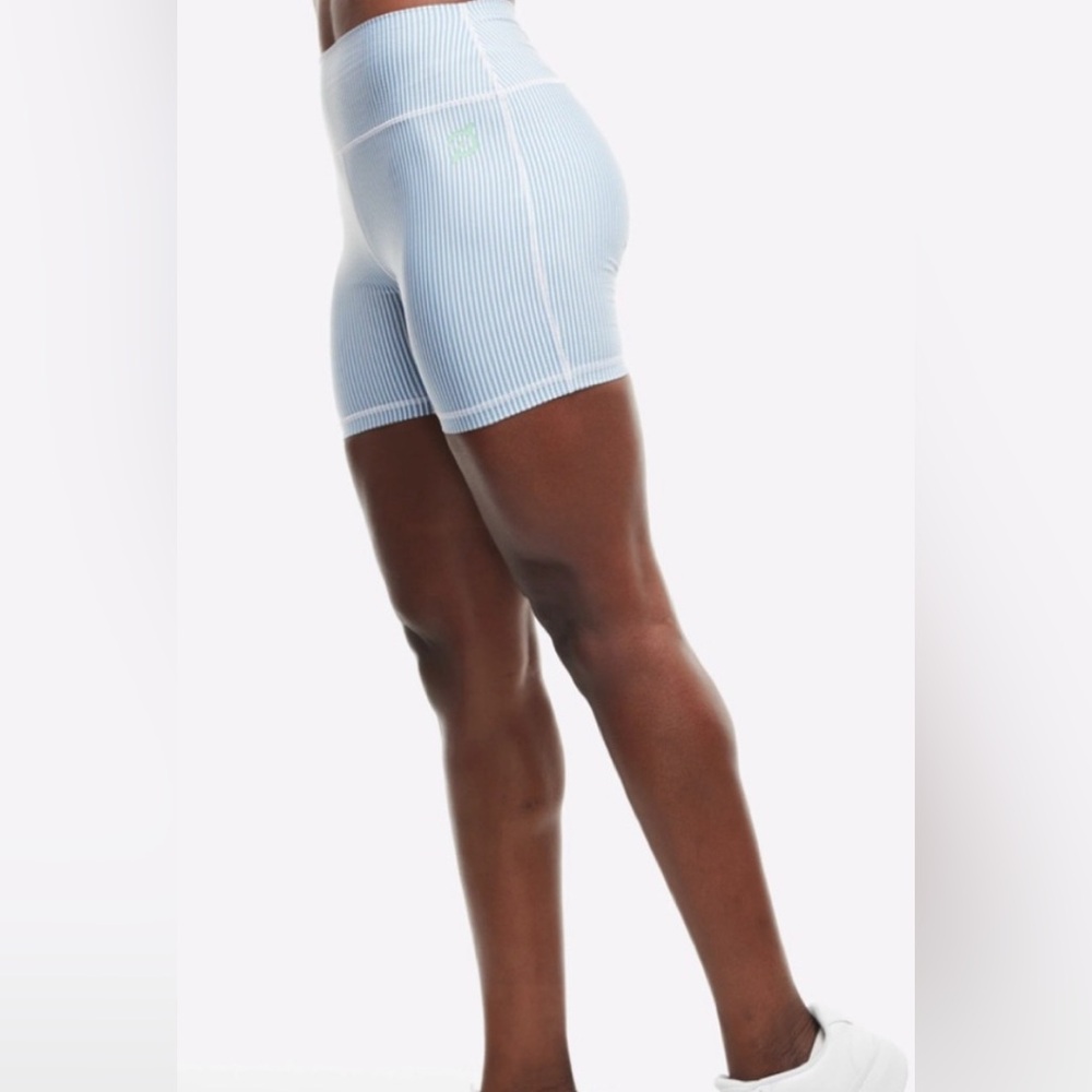 Peloton seersucker bike shorts medium NWT